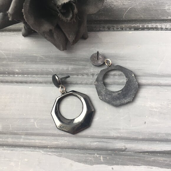 Black + White Earring Lot (Lot of 2) - Picture 3 of 8